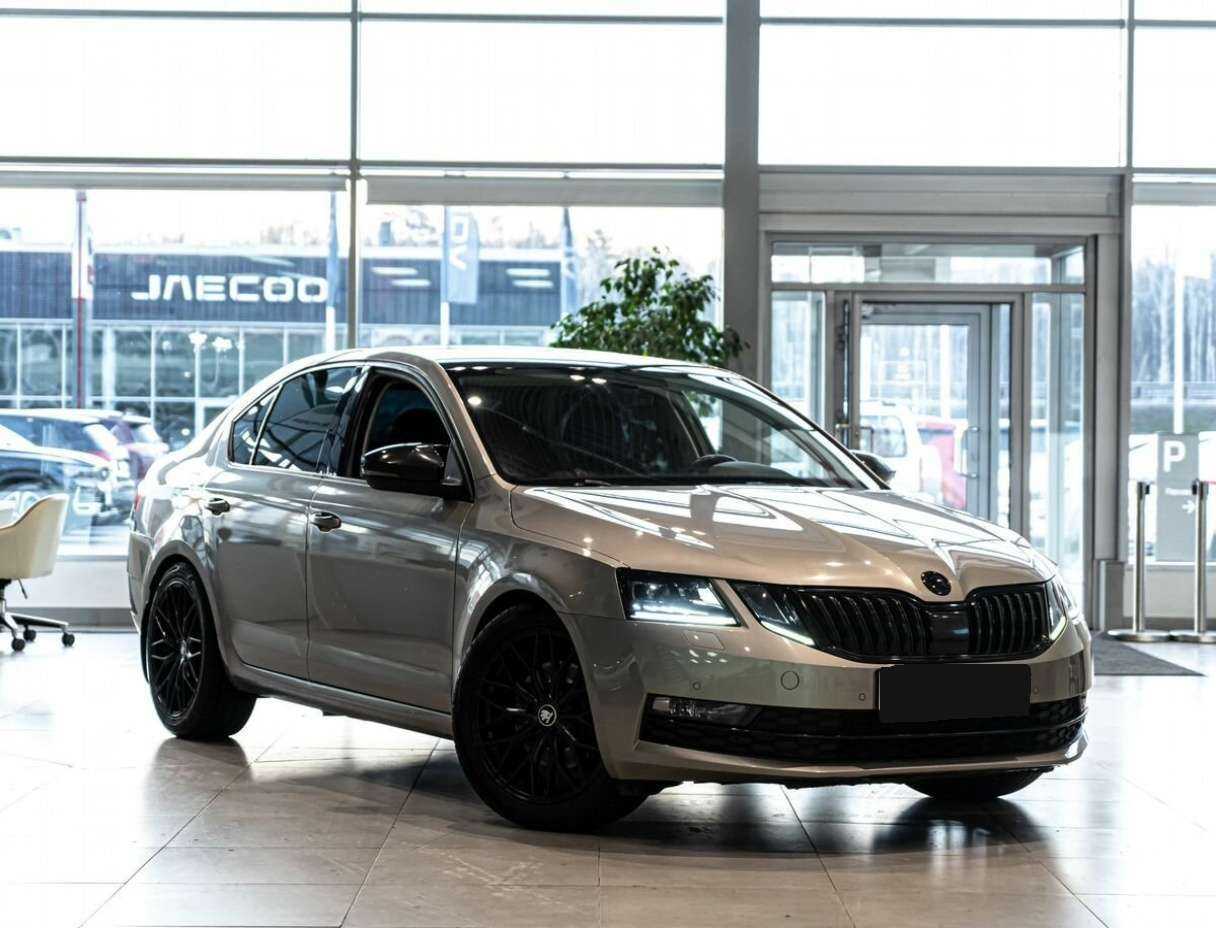 Skoda Octavia, 2018 - фото №2