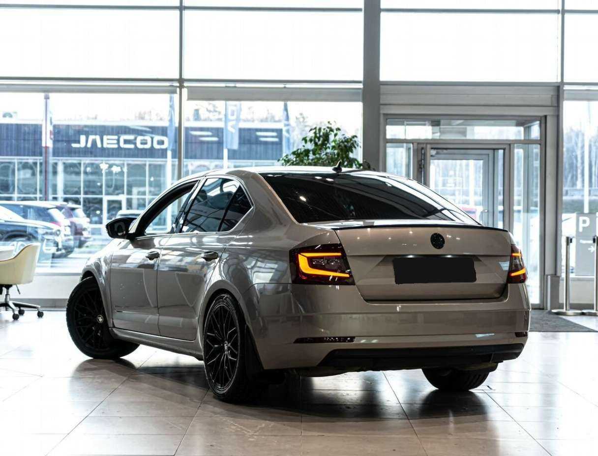Skoda Octavia, 2018 - фото №4