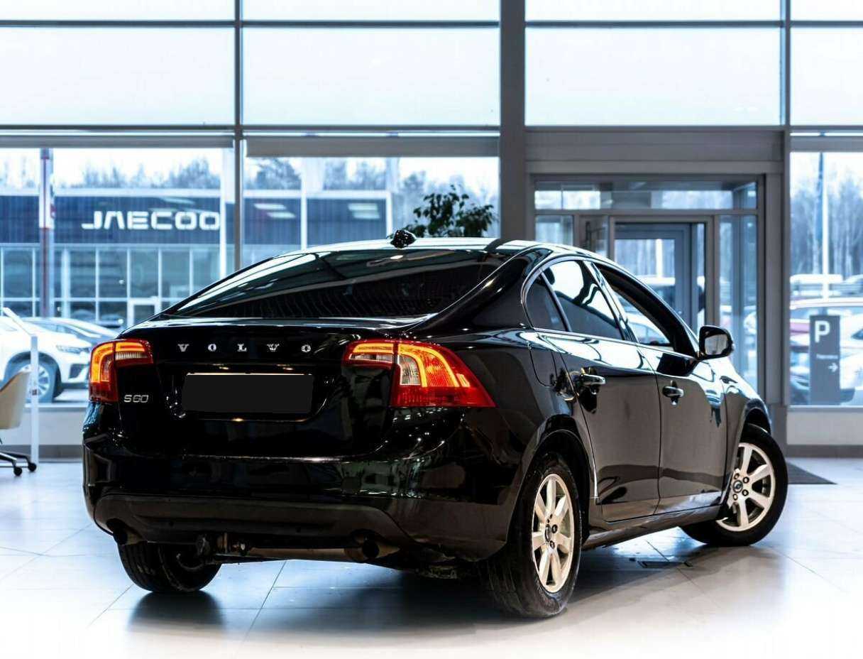 Volvo S60, 2012 - фото №3