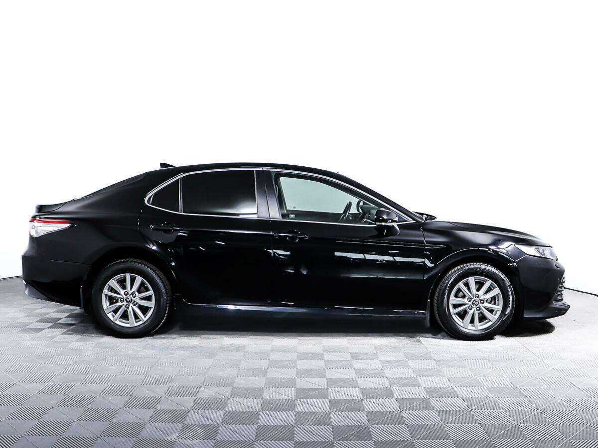 Toyota Camry, 2020 - фото №2