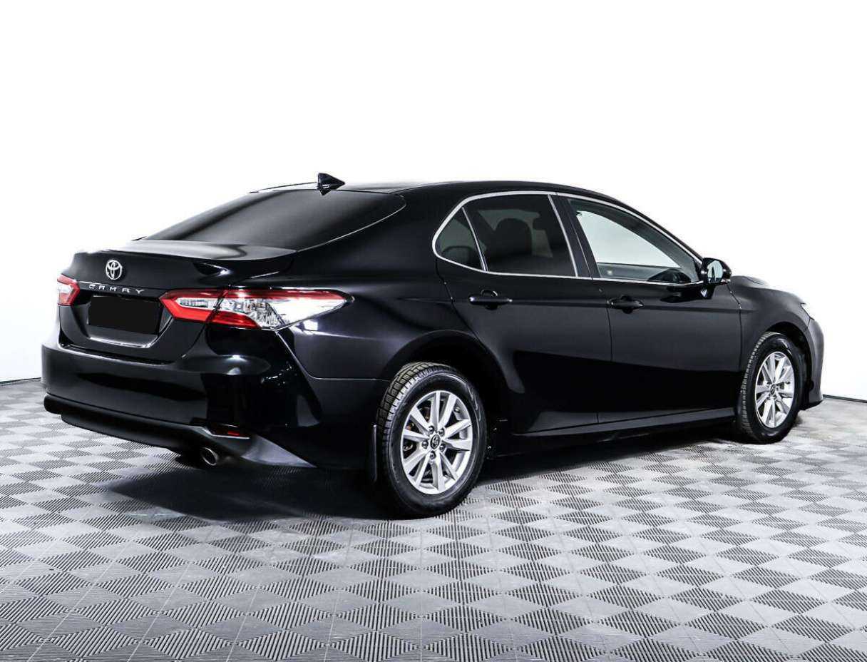 Toyota Camry, 2020 - фото №3