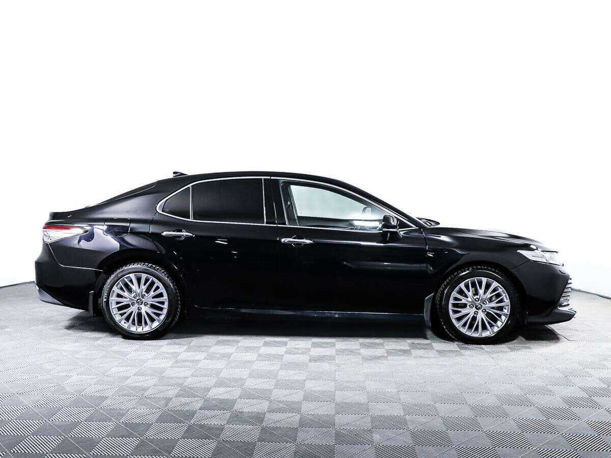 Toyota Camry, 2019 - фото №4