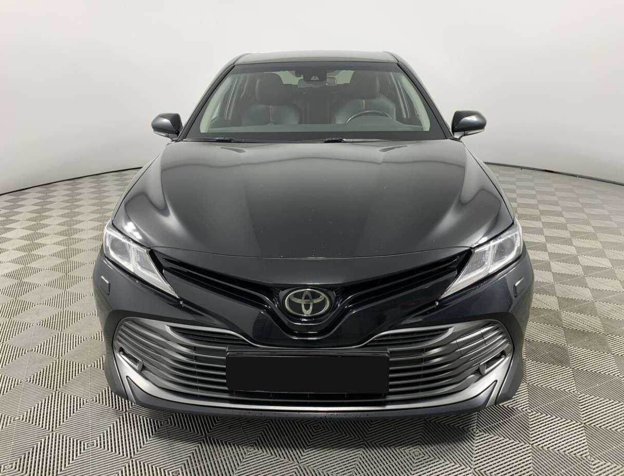Toyota Camry, 2019 - фото №2