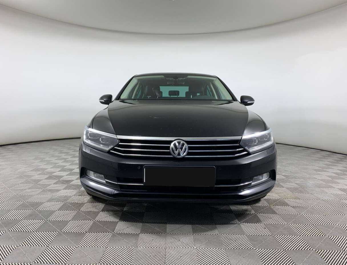 Volkswagen Passat, 2019 - фото №2