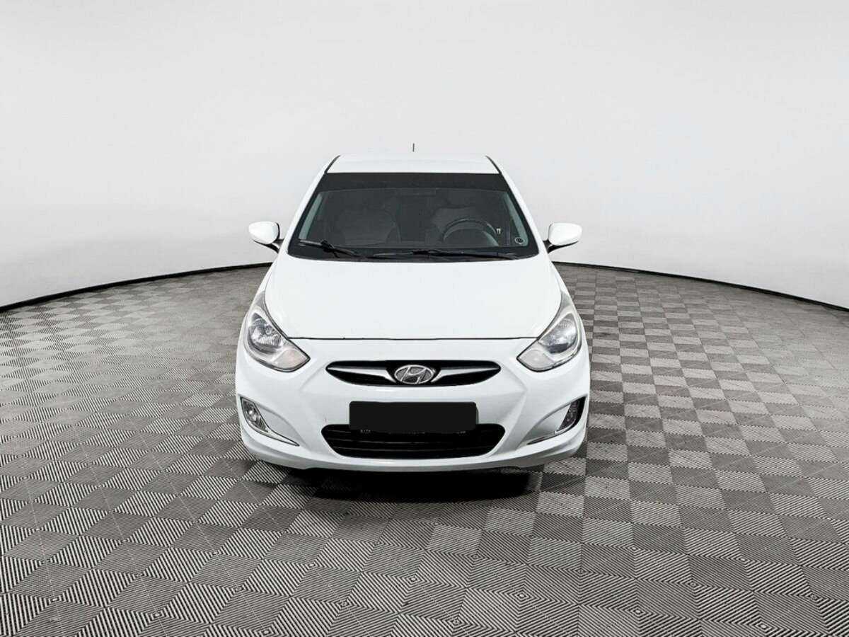 Hyundai Solaris, 2013 - фото №2