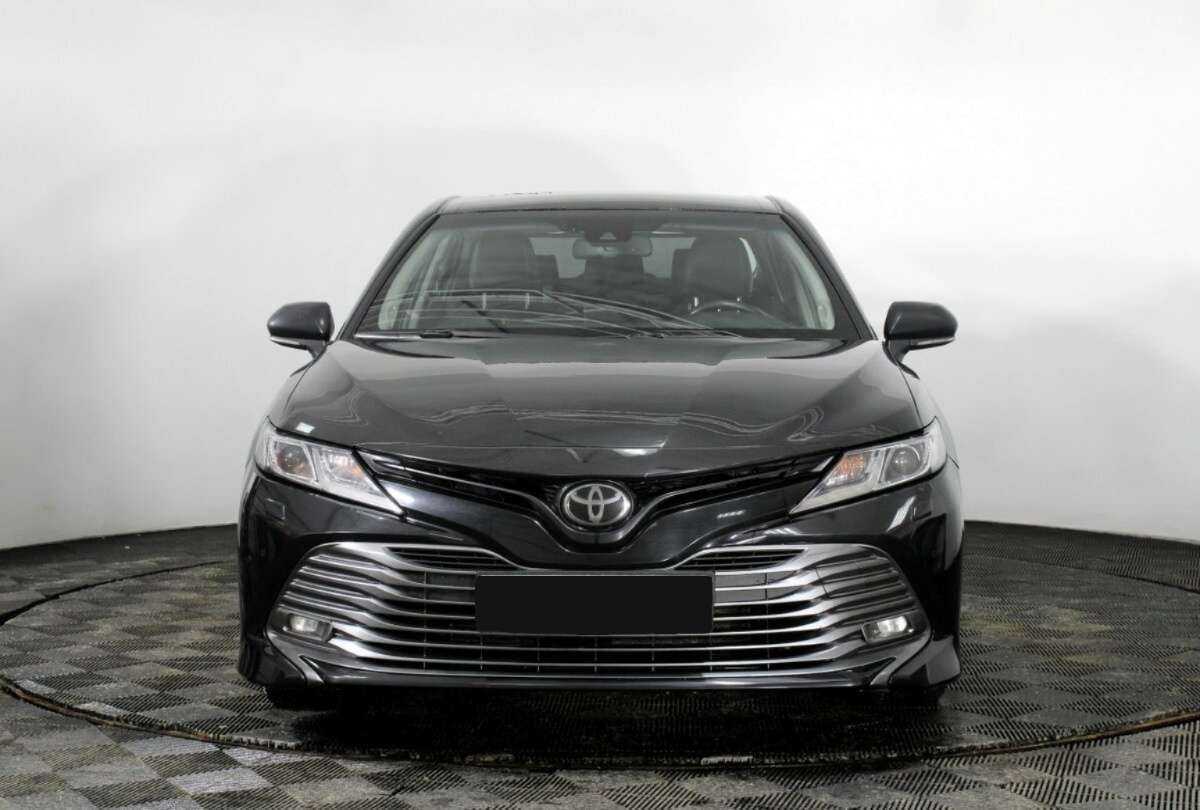 Toyota Camry, 2020 - фото №2