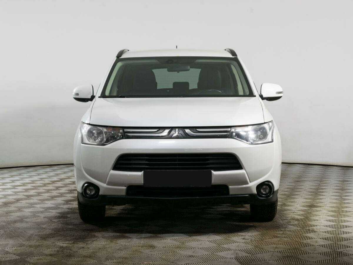 Mitsubishi Outlander, 2013 - фото №2