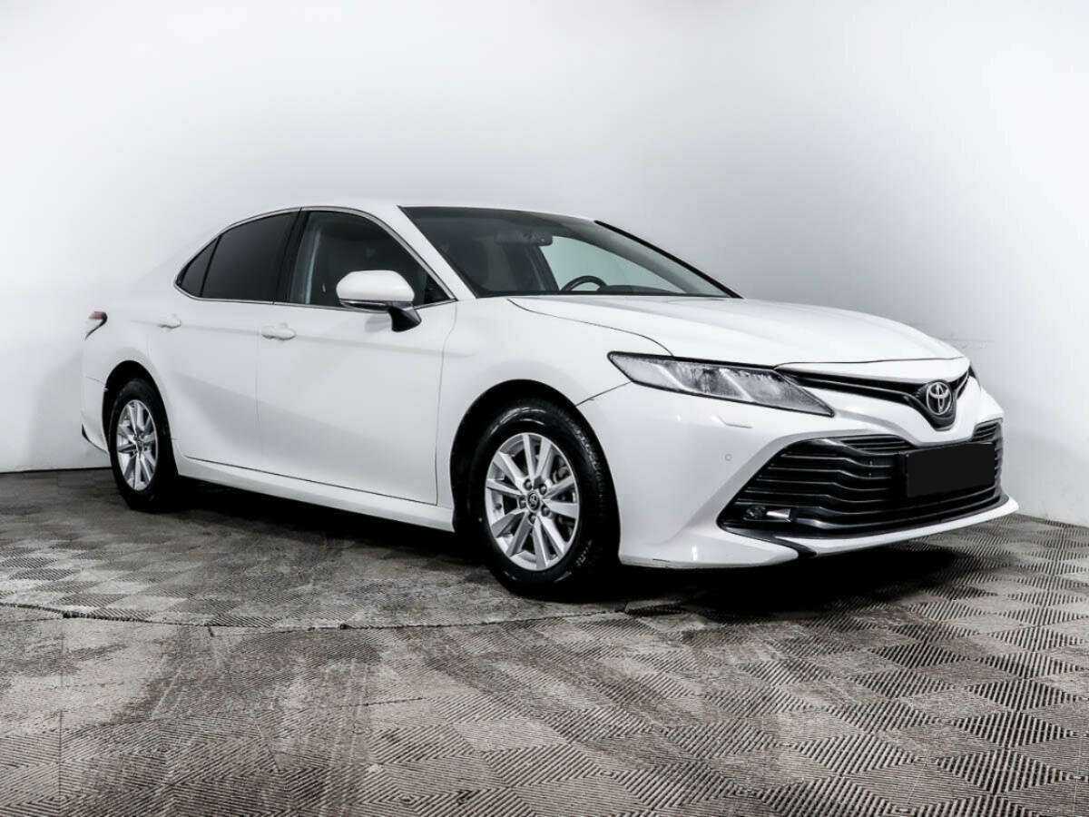 Toyota Camry, 2020 - фото №3