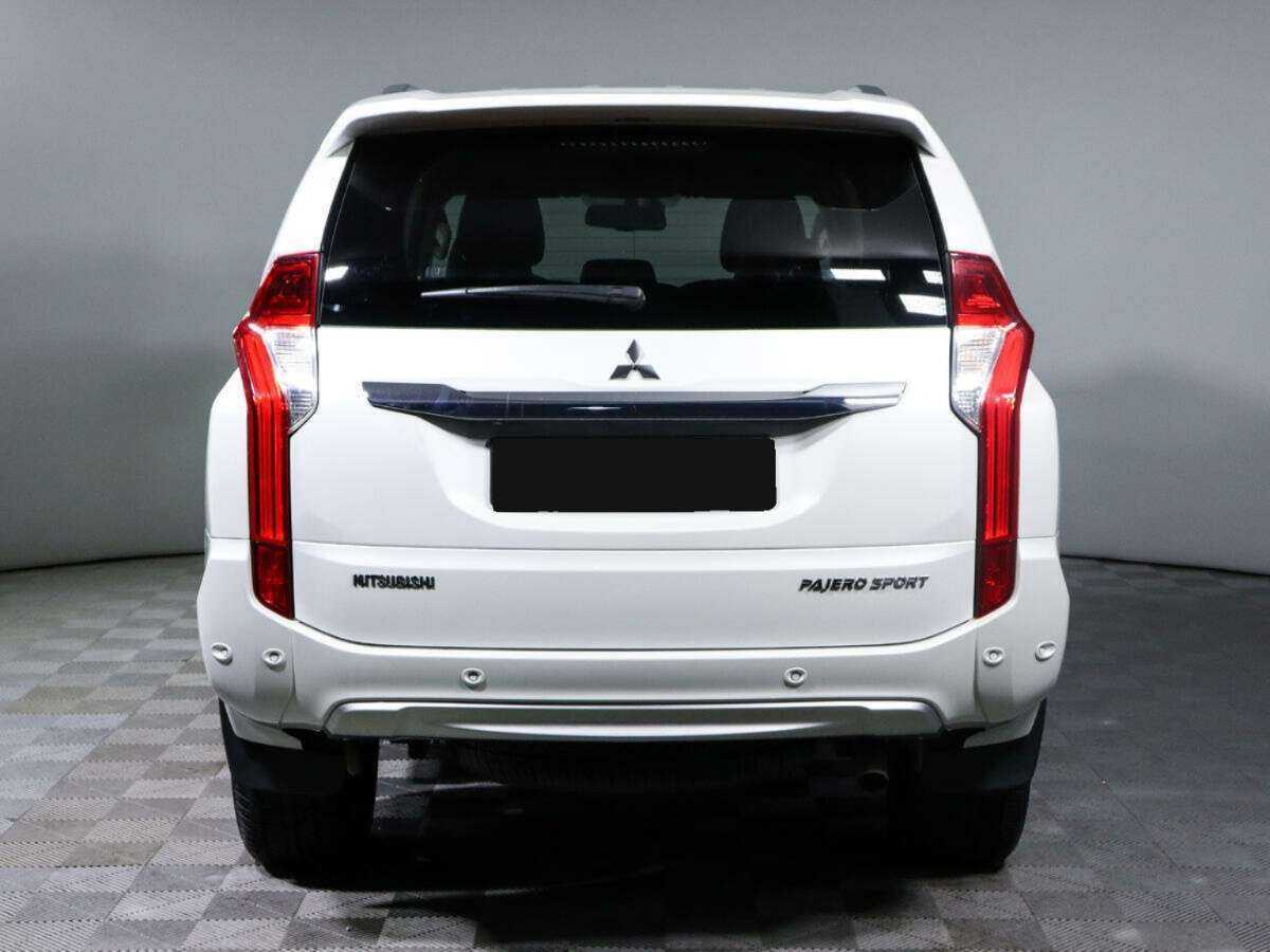 Mitsubishi Pajero Sport, 2018 - фото №3