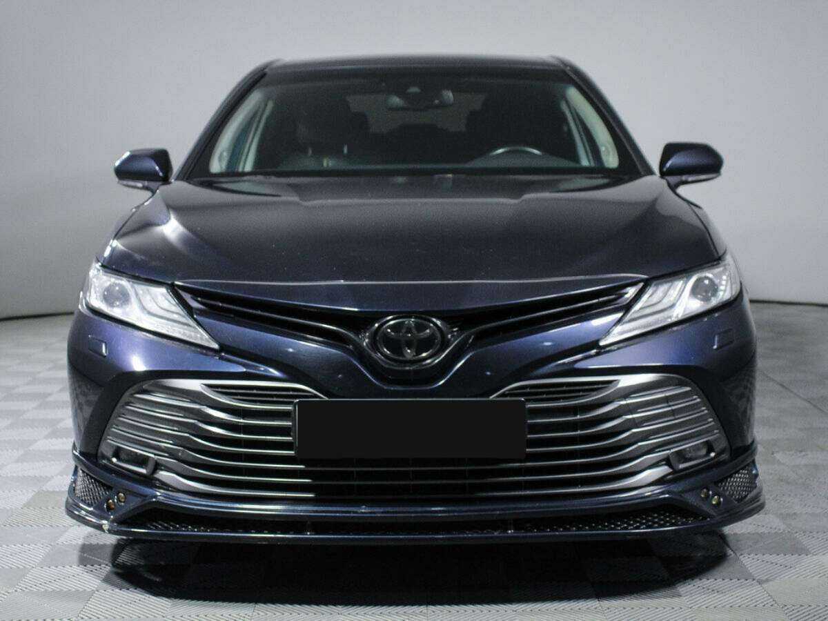 Toyota Camry, 2018 - фото №2
