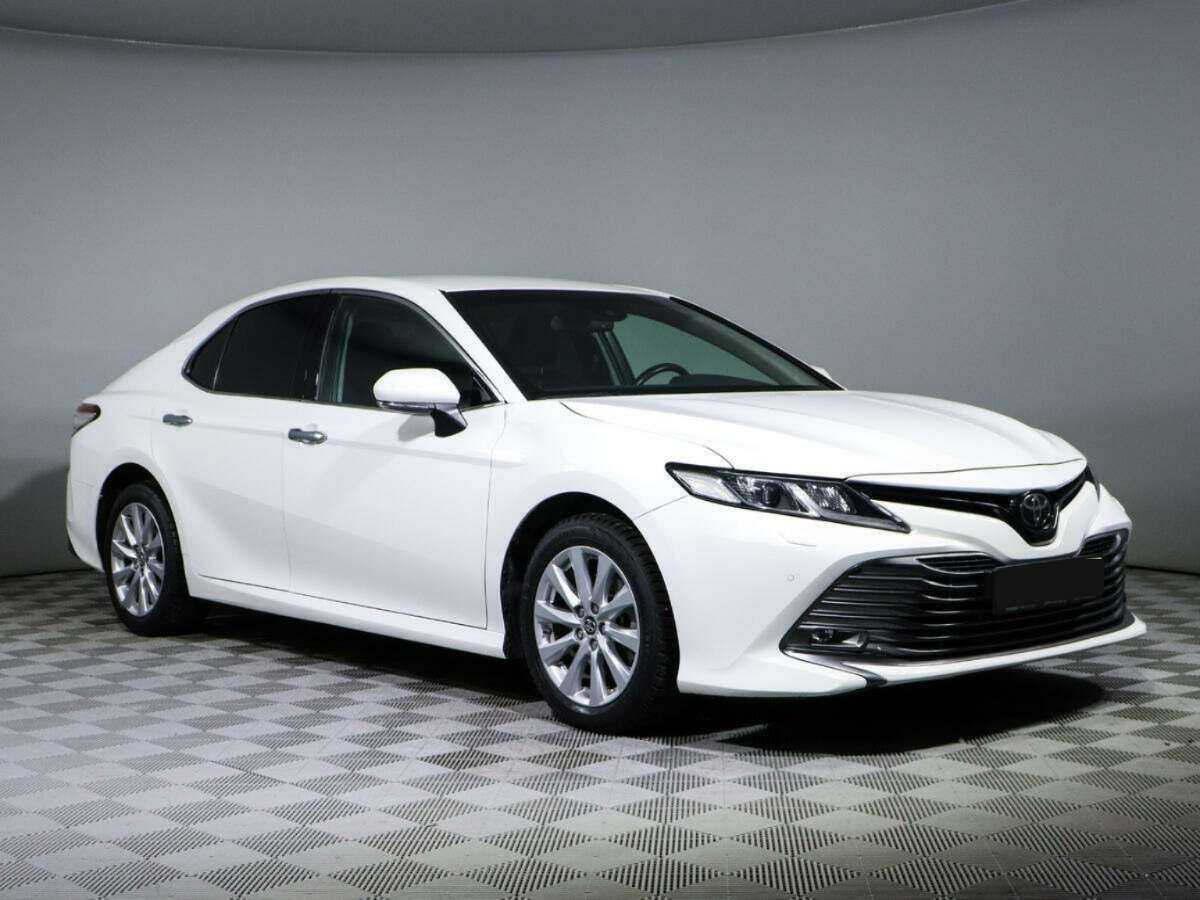 Toyota Camry, 2018 - фото №3