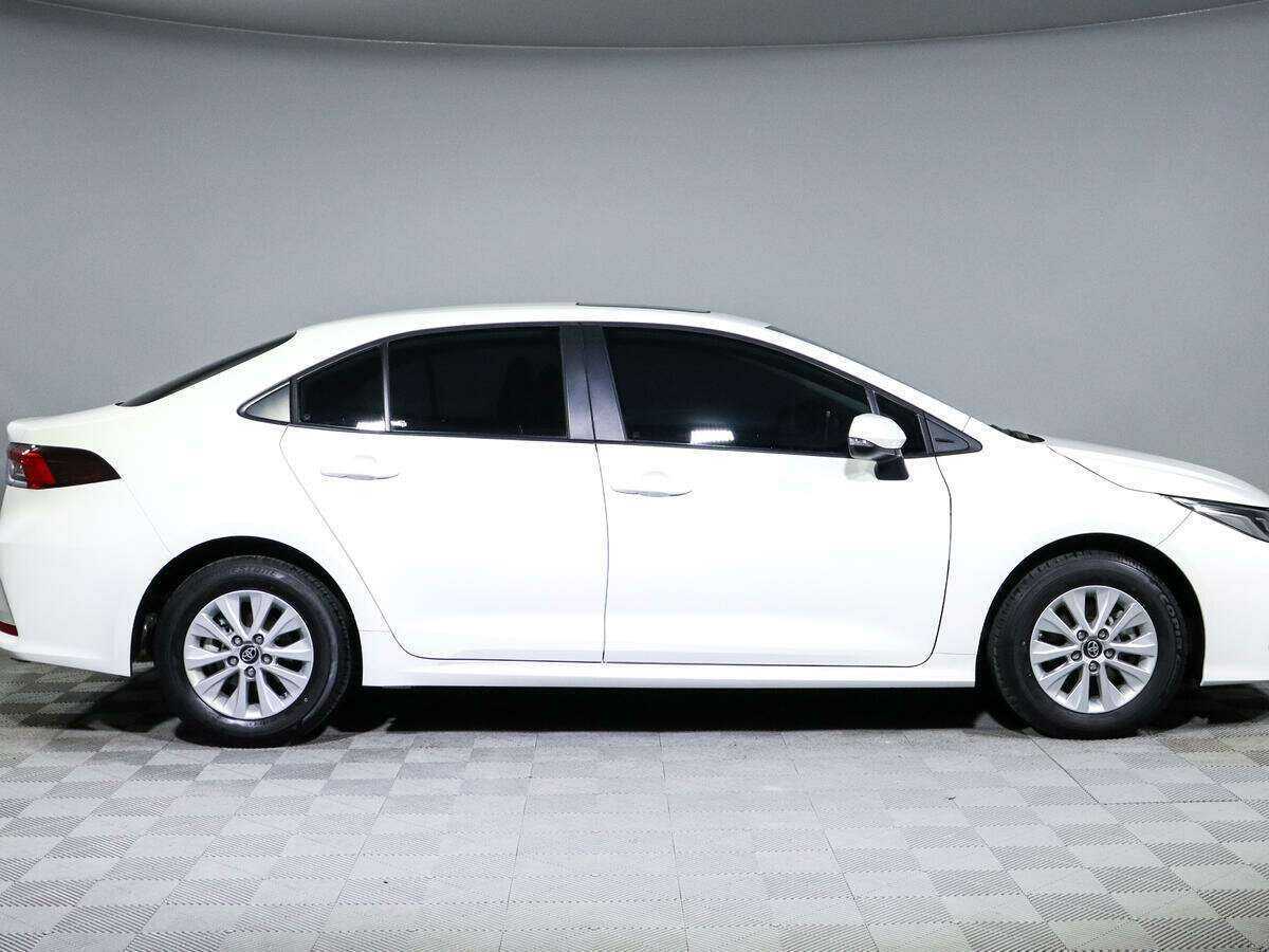 Toyota Corolla, 2022 - фото №4