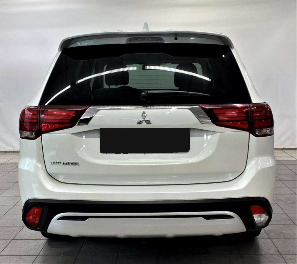 Mitsubishi Outlander, 2021 - фото №3