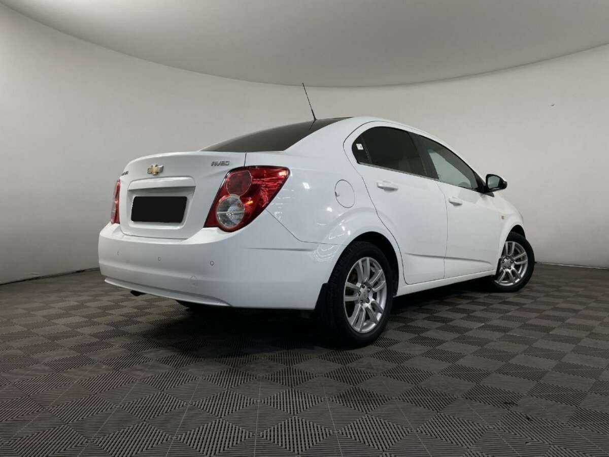 Chevrolet Aveo, 2015 - фото №4