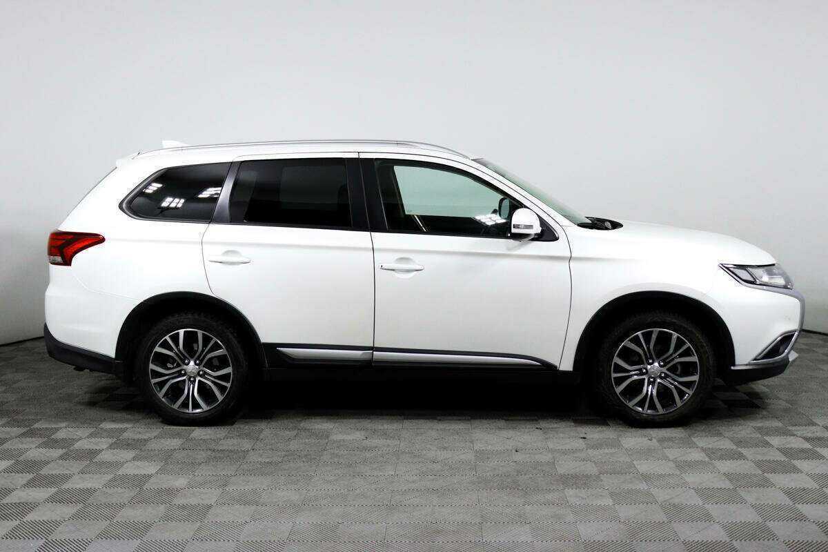 Mitsubishi Outlander, 2018 - фото №3