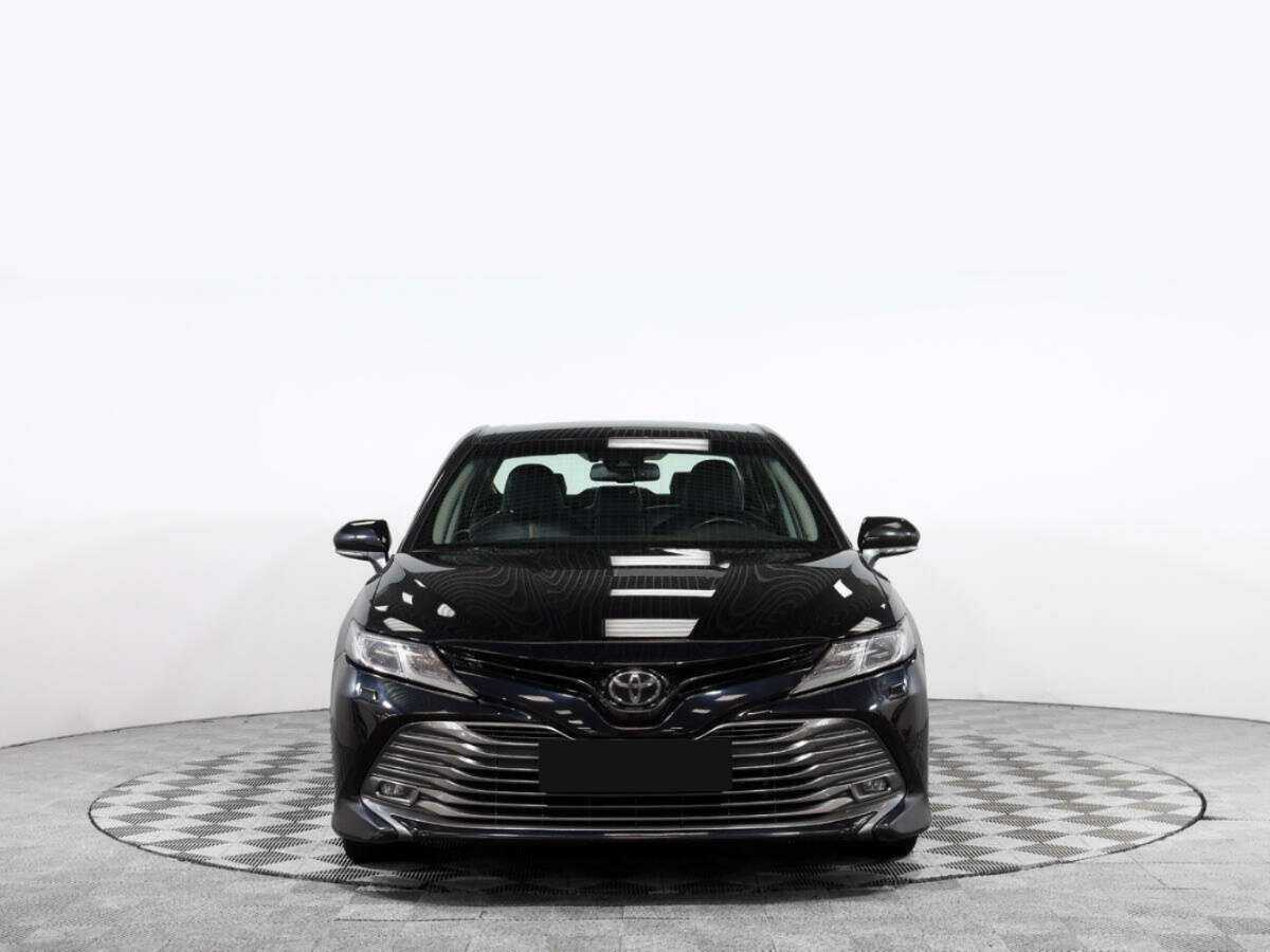 Toyota Camry, 2018 - фото №1