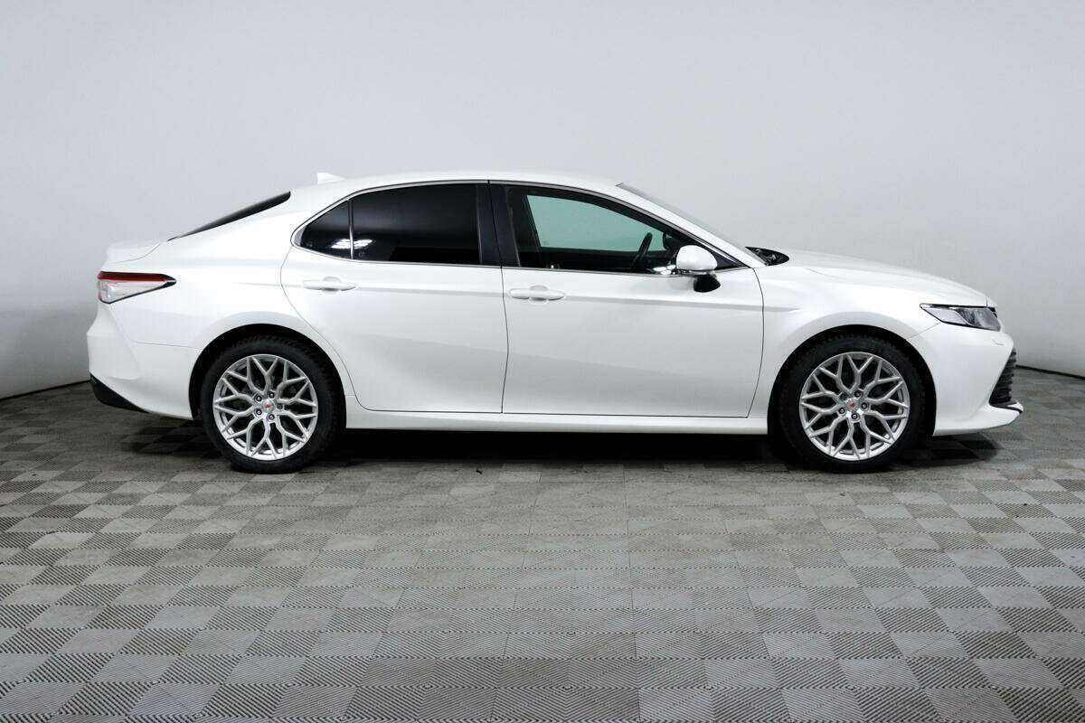 Toyota Camry, 2019 - фото №4