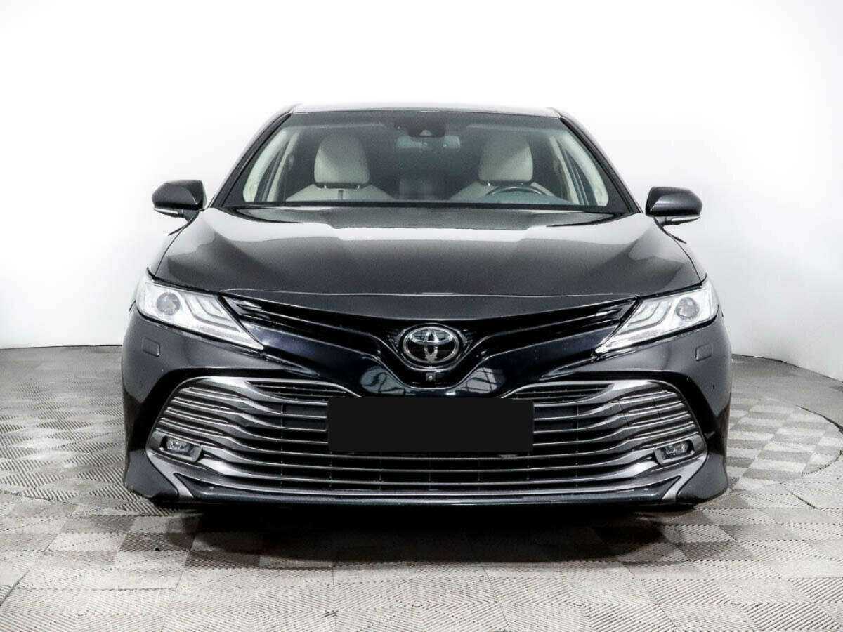 Toyota Camry, 2018 - фото №2