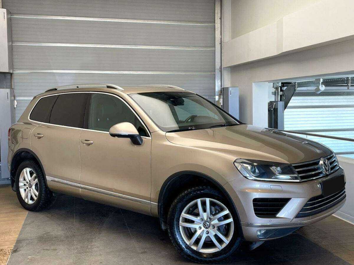 Volkswagen Touareg, 2015 - фото №3