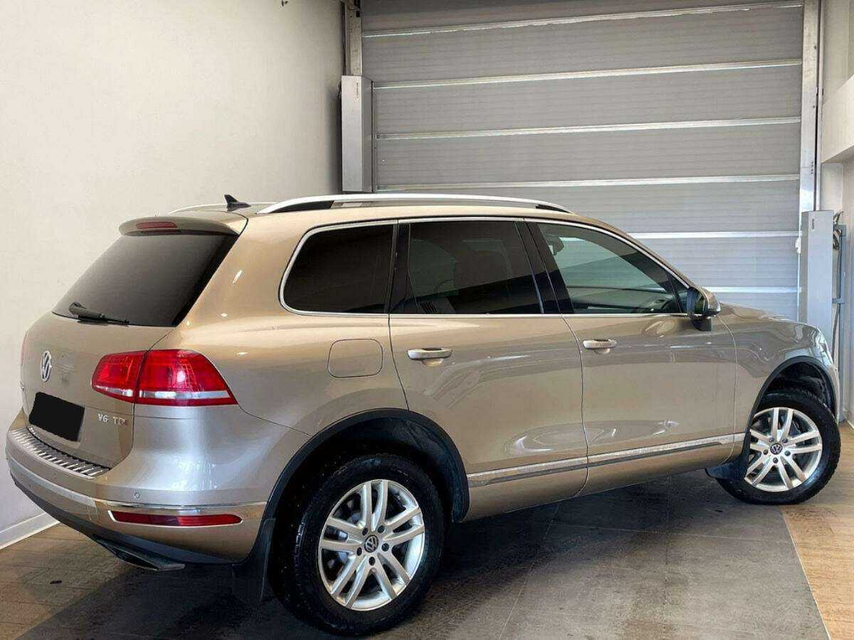 Volkswagen Touareg, 2015 - фото №4