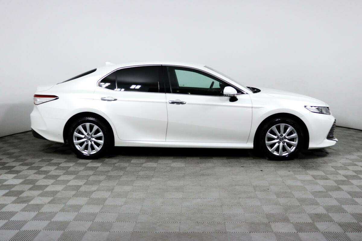 Toyota Camry, 2019 - фото №4