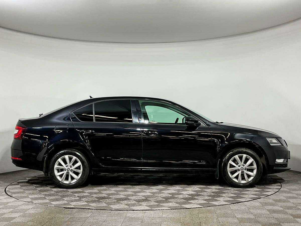 Skoda Octavia, 2018 - фото №4