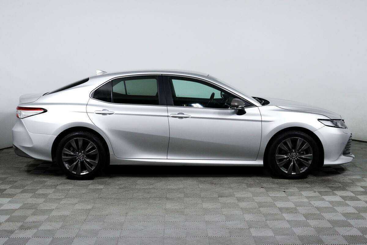Toyota Camry, 2018 - фото №4