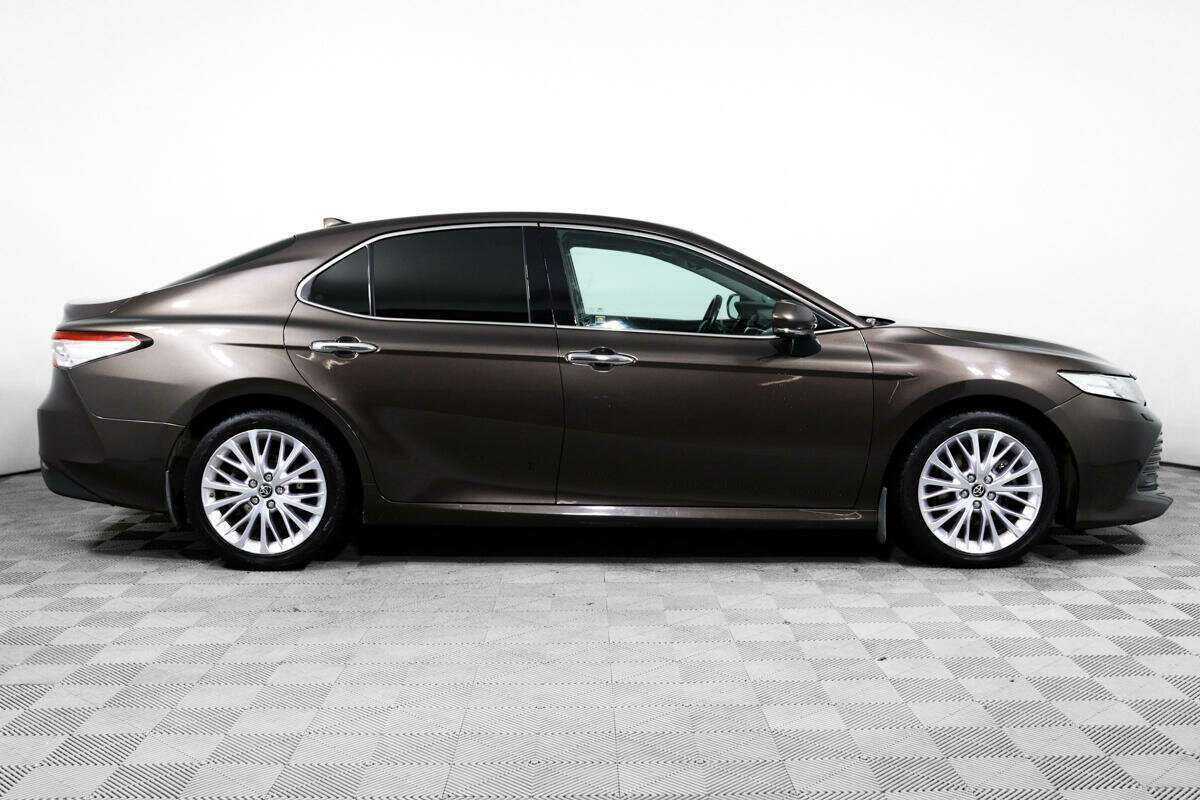 Toyota Camry, 2019 - фото №4