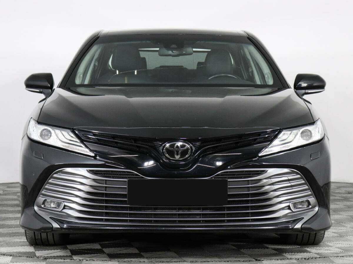 Toyota Camry, 2018 - фото №2
