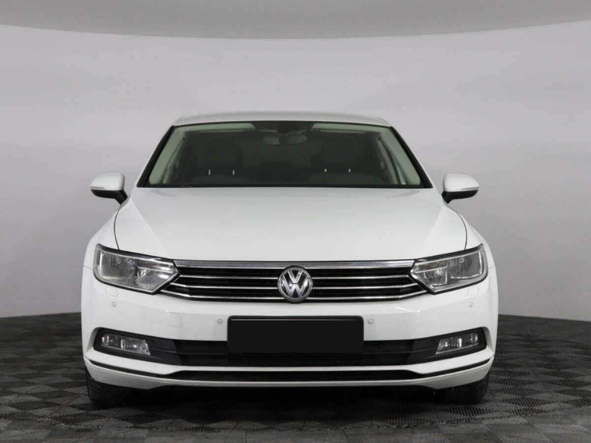 Volkswagen Passat, 2016 - фото №2