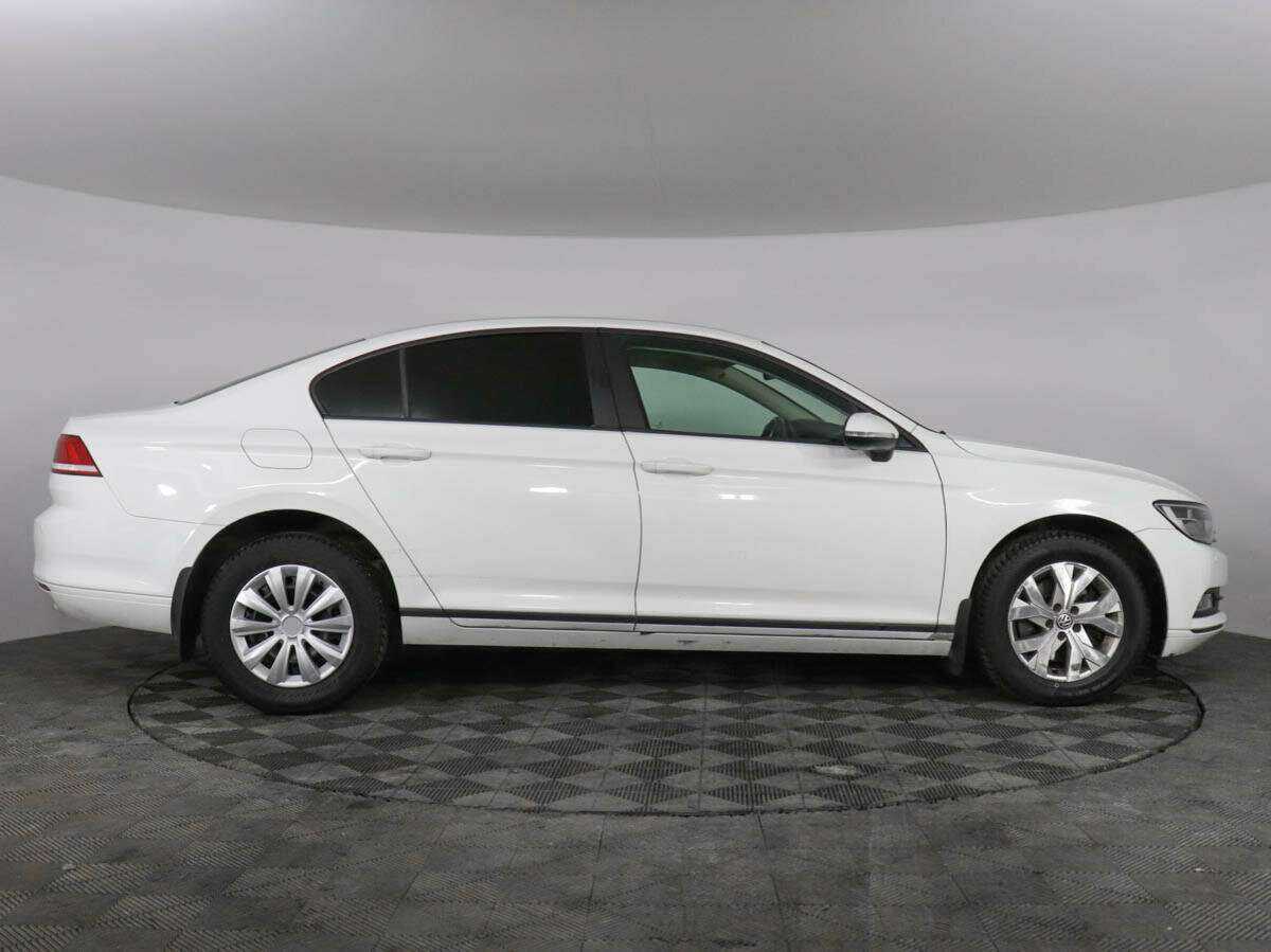 Volkswagen Passat, 2016 - фото №4