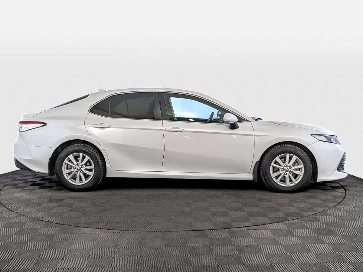 Toyota Camry, 2021 - фото №4