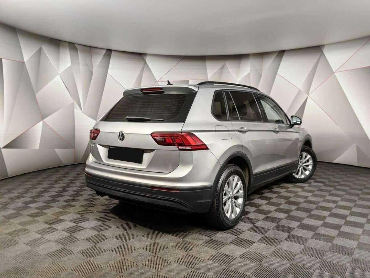 Volkswagen Tiguan, 2020 - фото №2