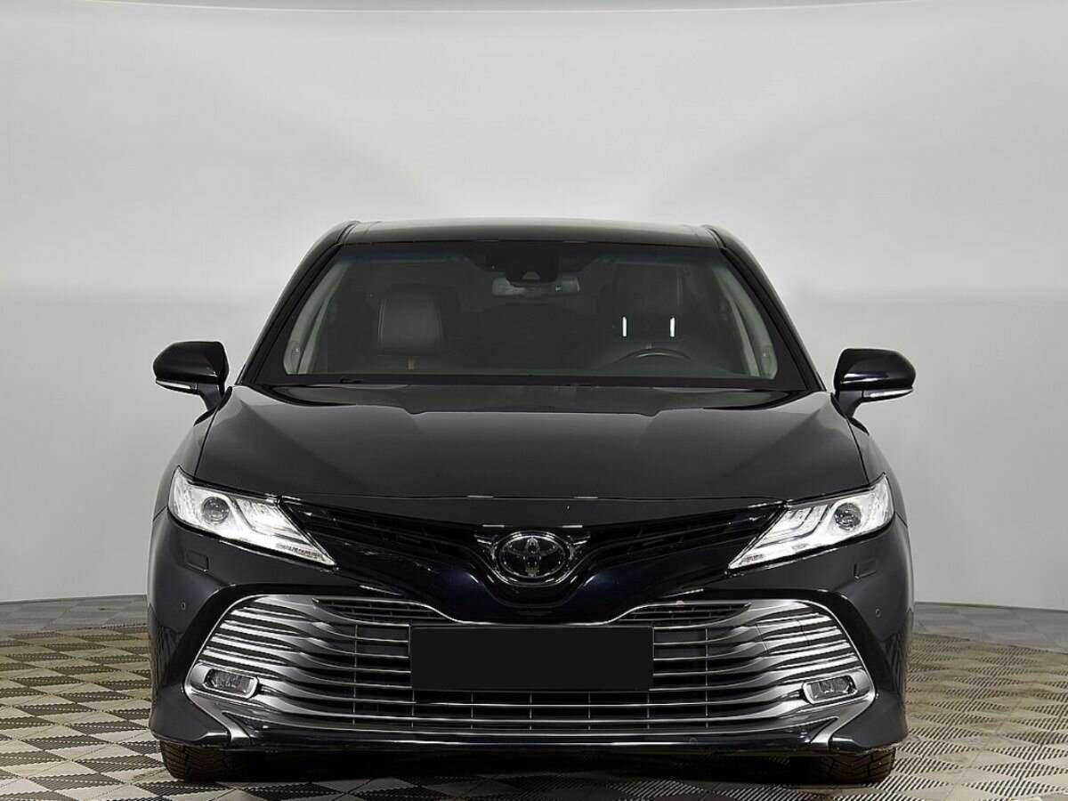 Toyota Camry, 2020 - фото №3