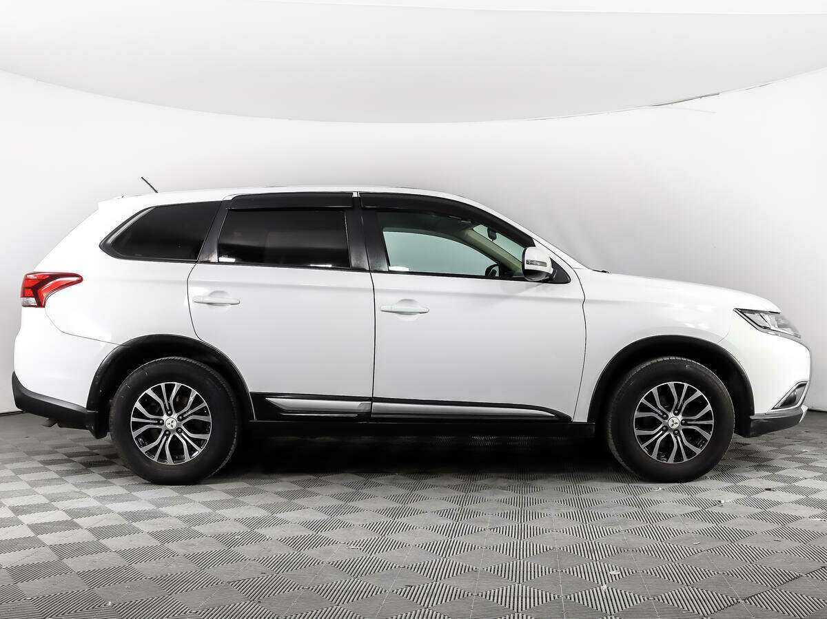Mitsubishi Outlander, 2016 - фото №4