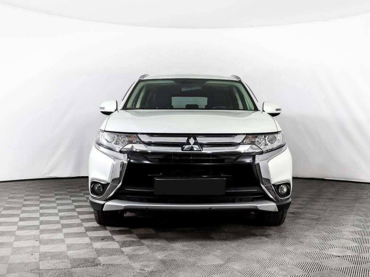 Mitsubishi Outlander, 2016 - фото №2