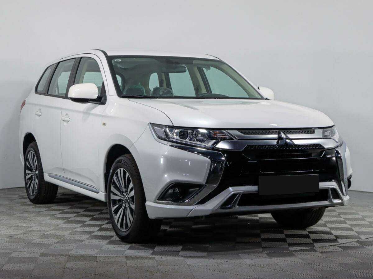 Mitsubishi Outlander, 2022 - фото №3