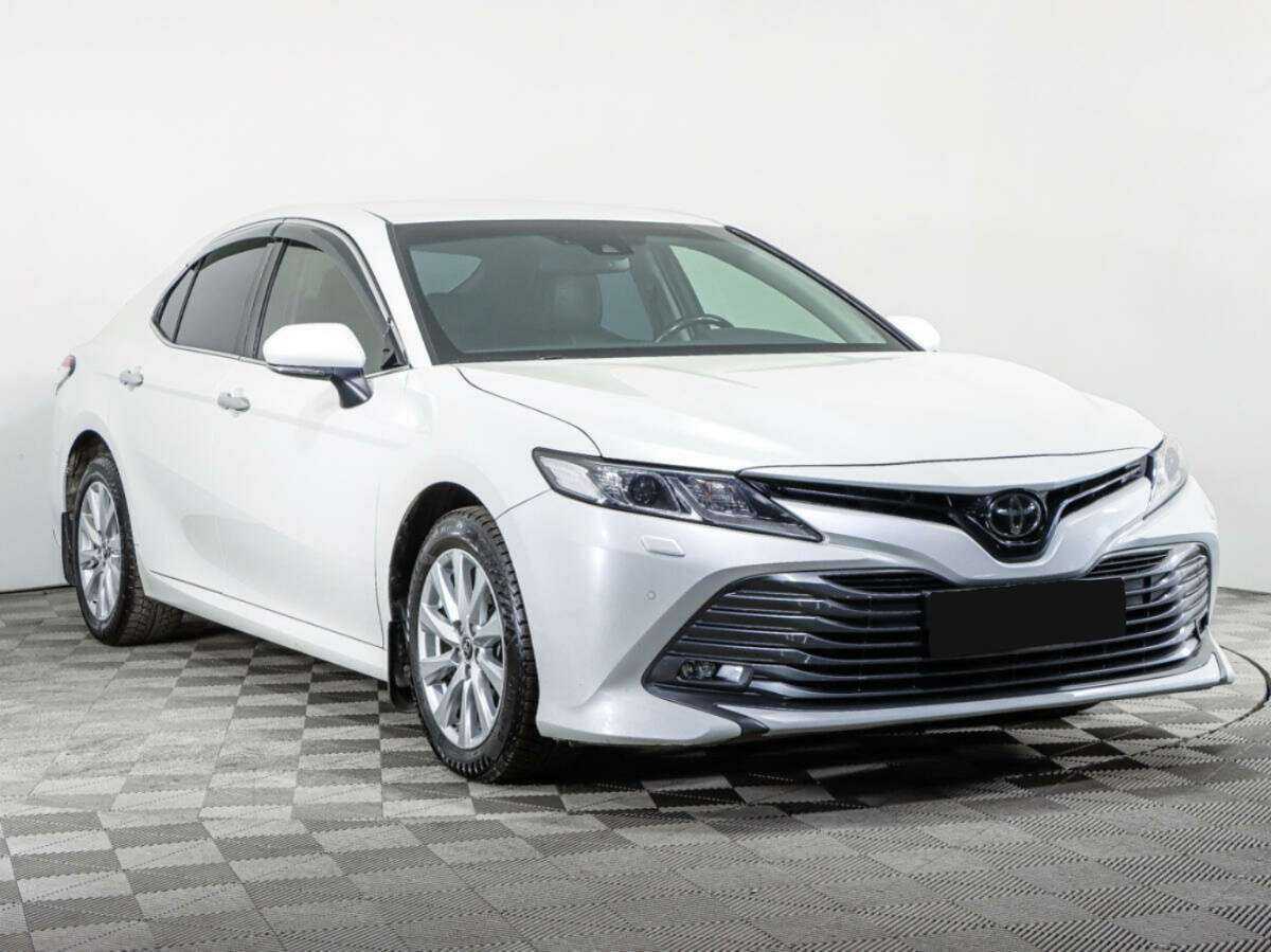 Toyota Camry, 2018 - фото №3