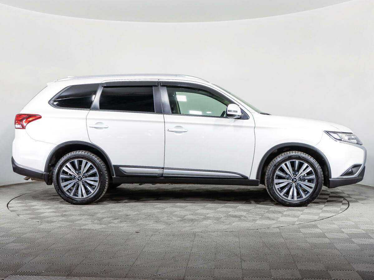 Mitsubishi Outlander, 2021 - фото №4