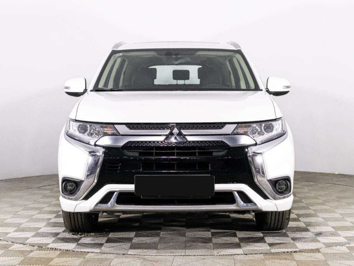 Mitsubishi Outlander, 2022 - фото №2