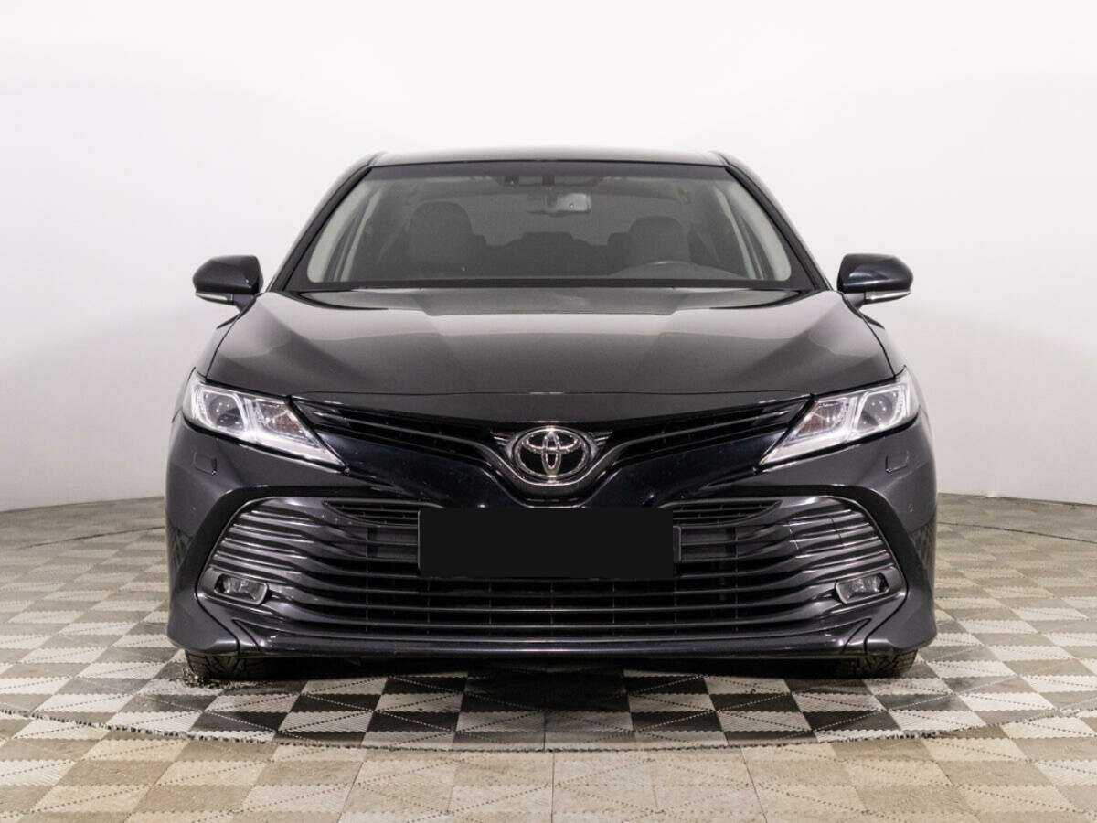 Toyota Camry, 2019 - фото №2