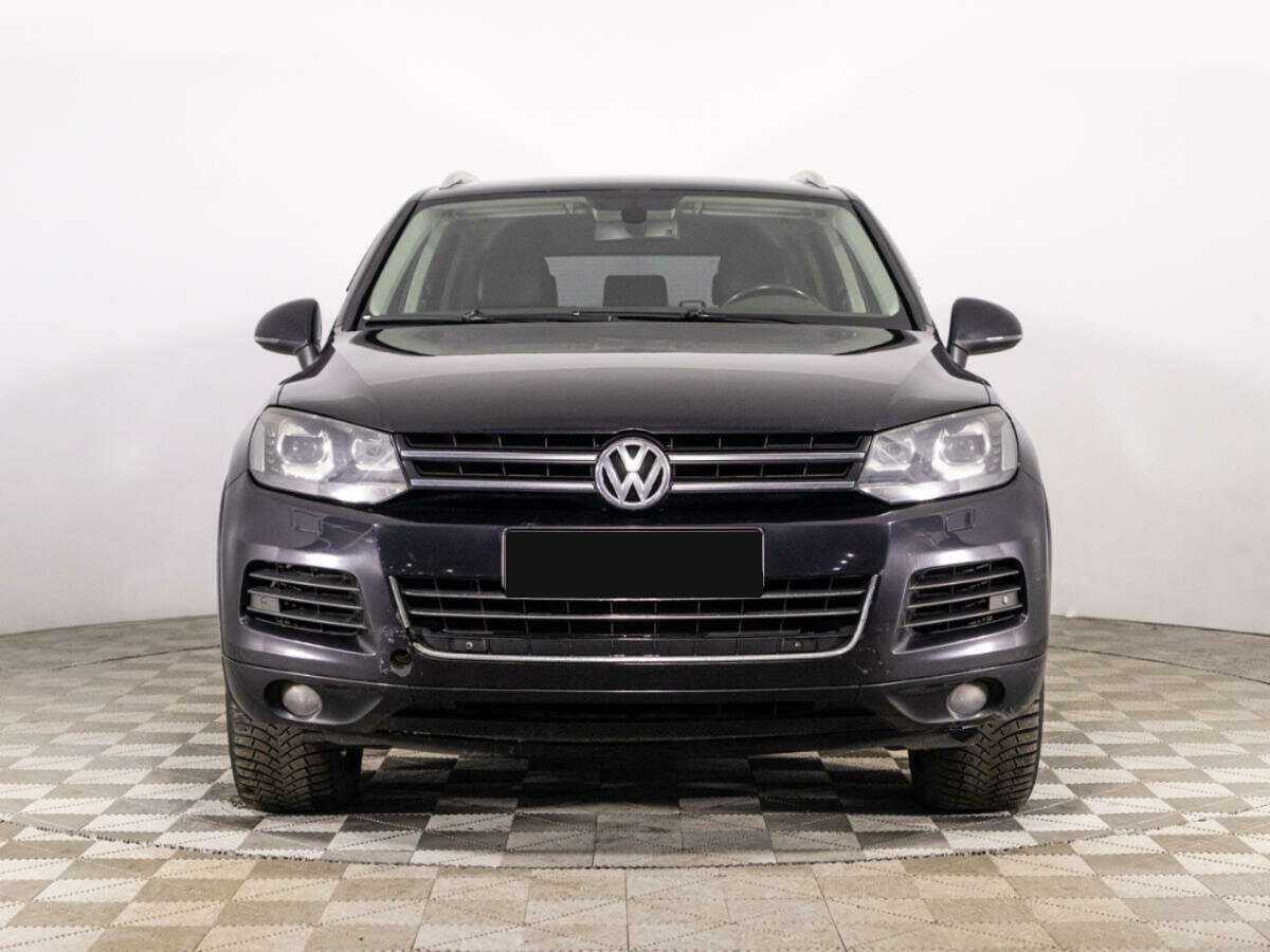 Volkswagen Touareg, 2012 - фото №2