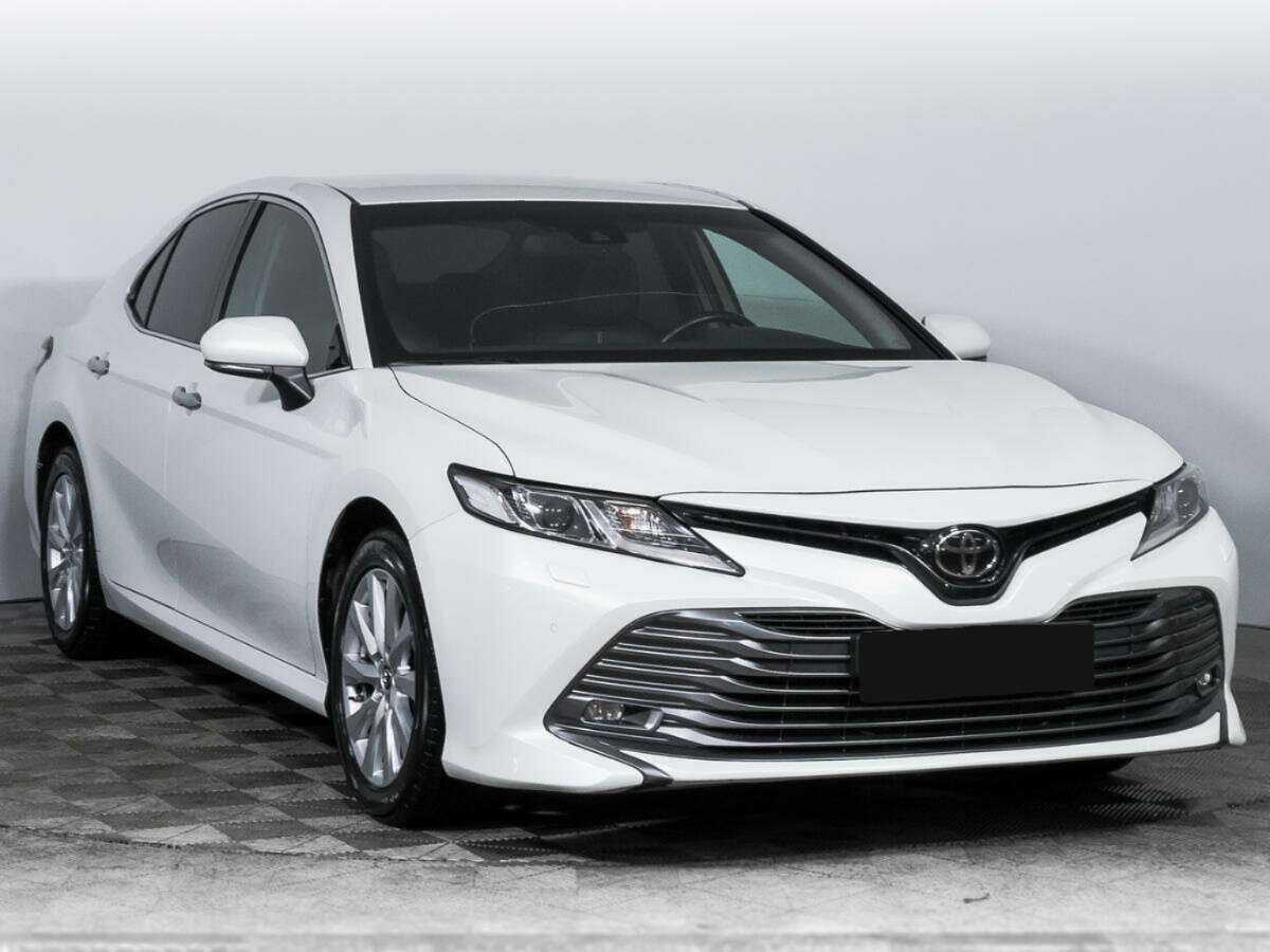 Toyota Camry, 2019 - фото №3