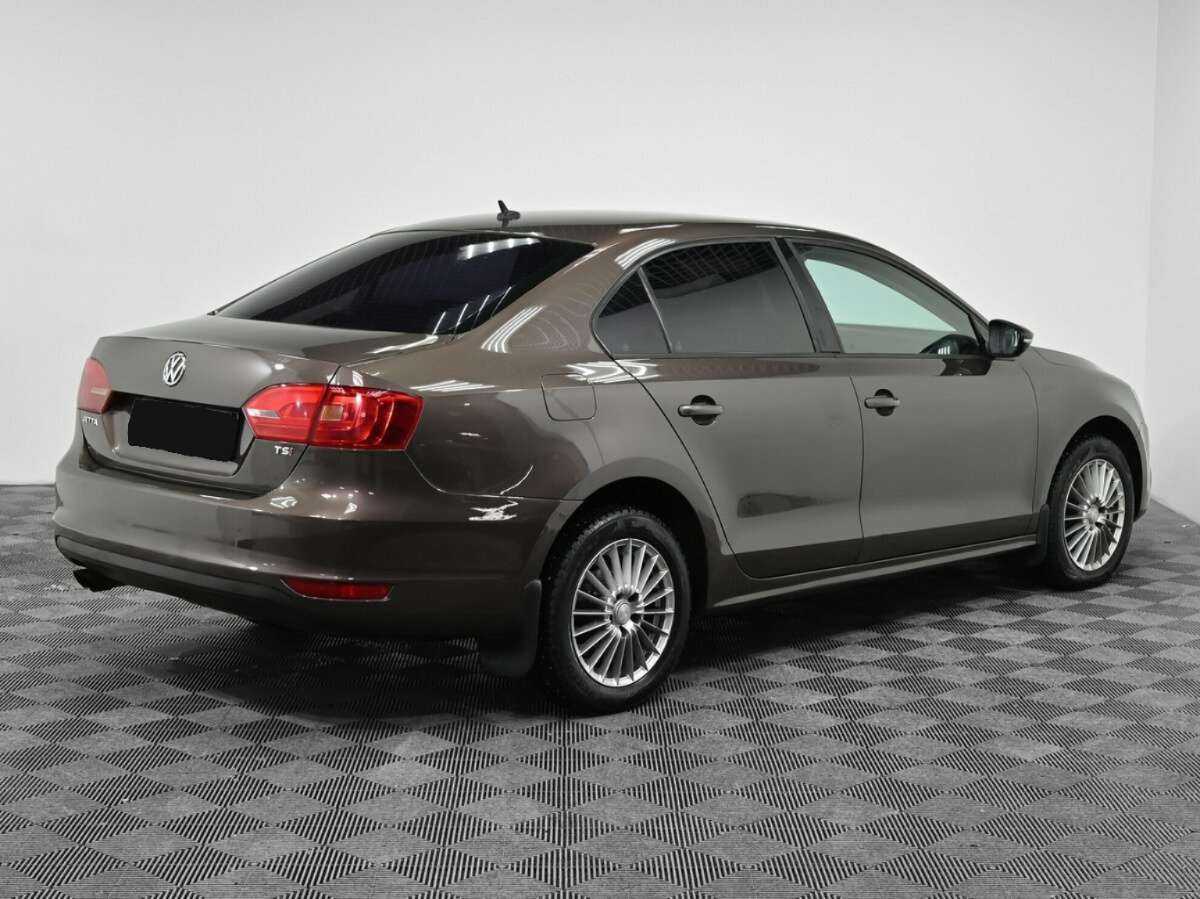 Volkswagen Jetta, 2013 - фото №2