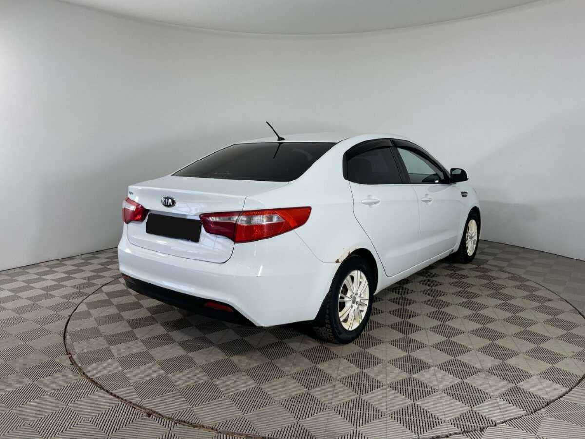 Kia Rio 5-speed, 2013 - фото №4