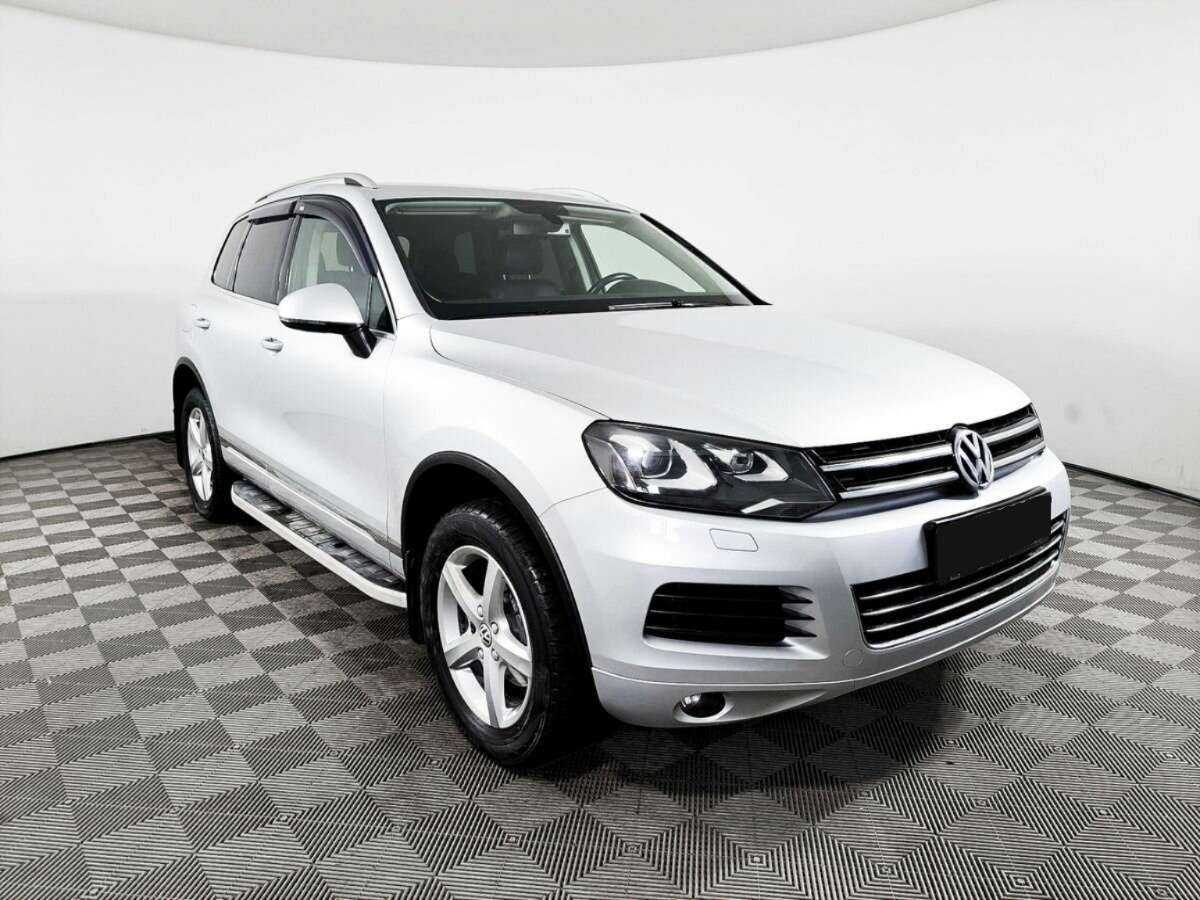 Volkswagen Touareg, 2012 - фото №3