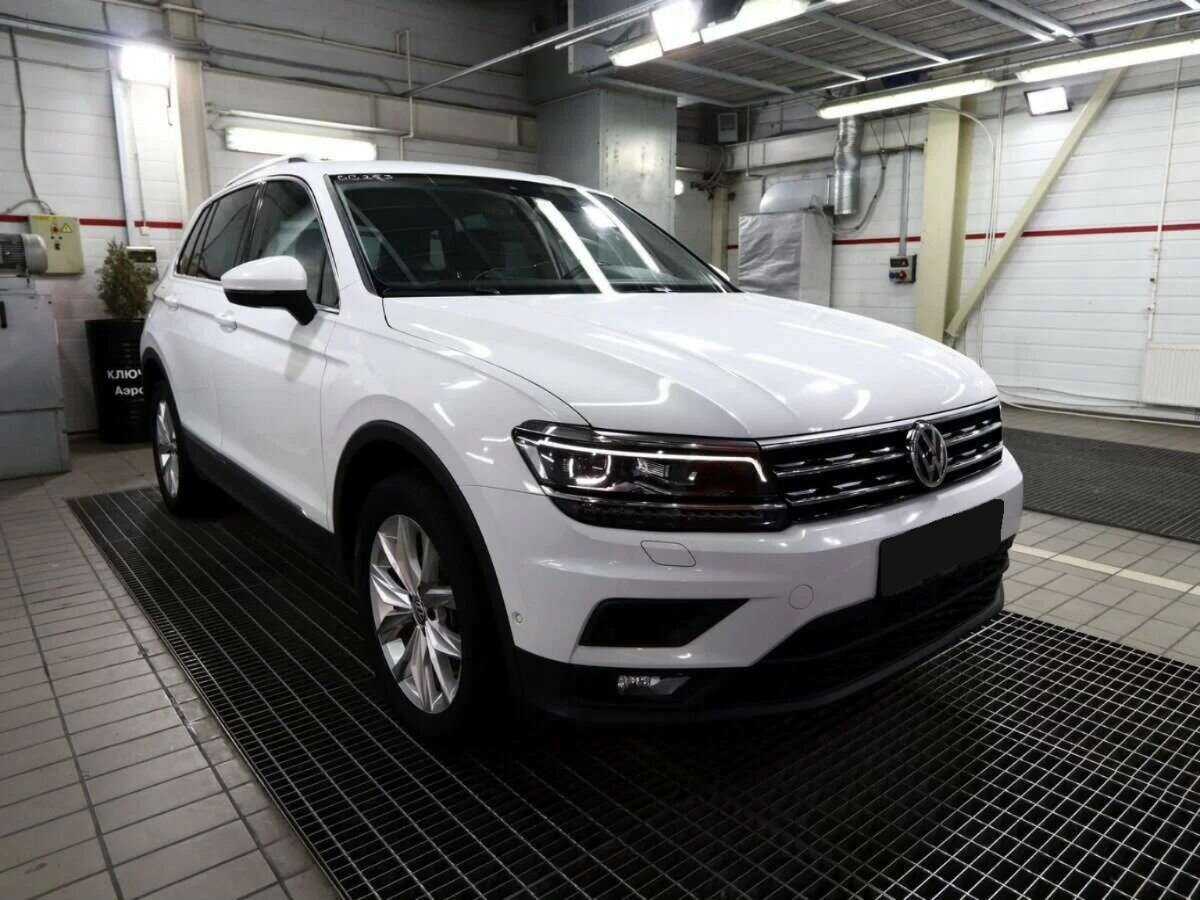 Volkswagen Tiguan, 2020 - фото №3