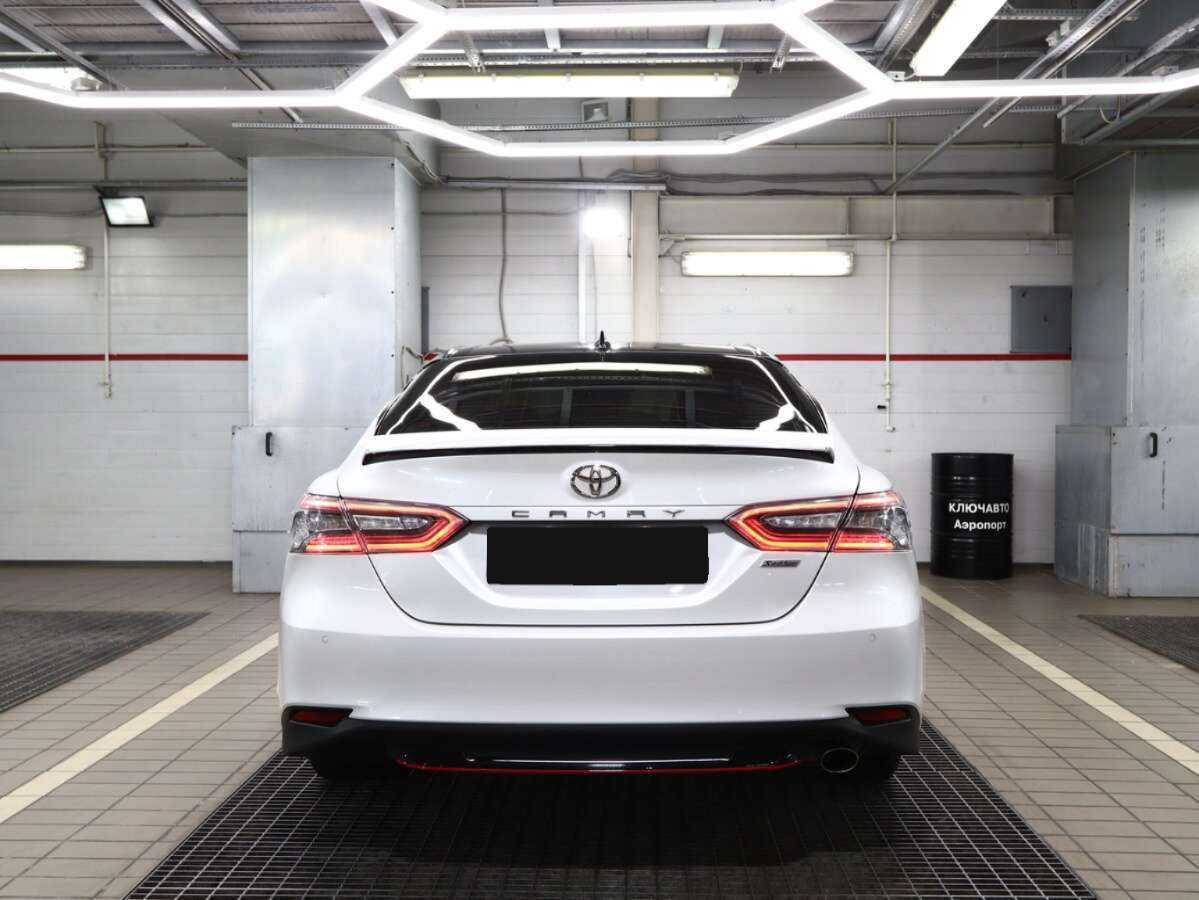 Toyota Camry, 2020 - фото №4