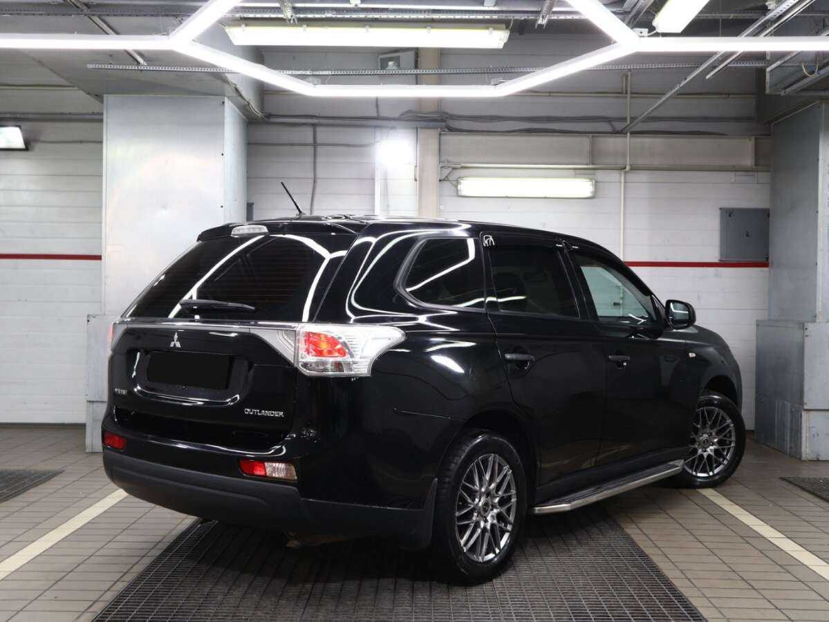 Mitsubishi Outlander, 2013 - фото №2