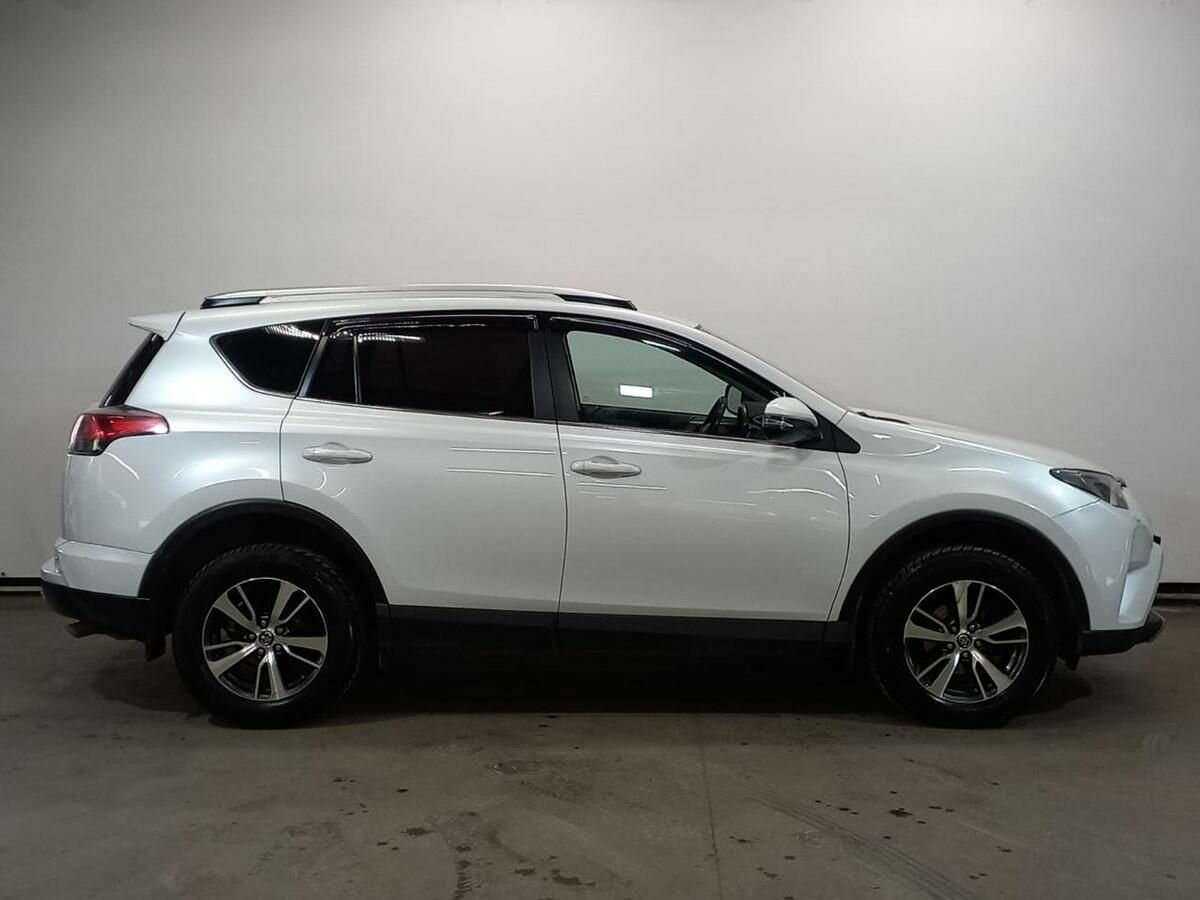 Toyota RAV4, 2018 - фото №4